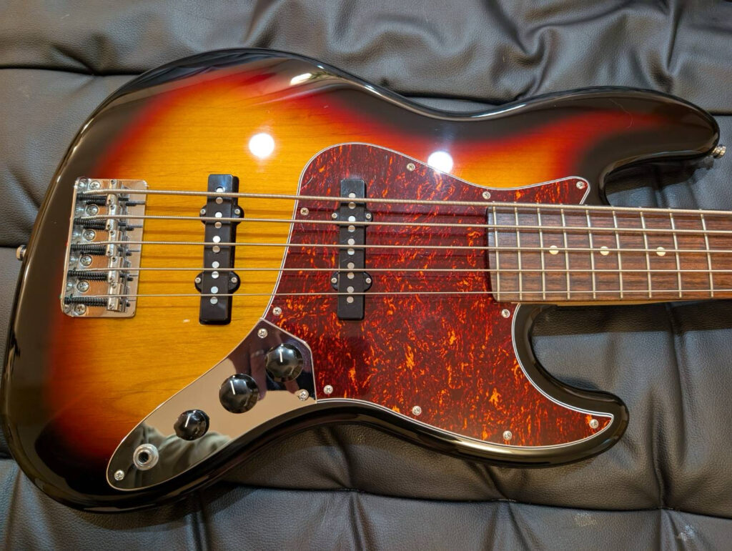 Fender Made in Japan Hybrid II Jazz Bass V (3-Color Sunburst/Rosewood)