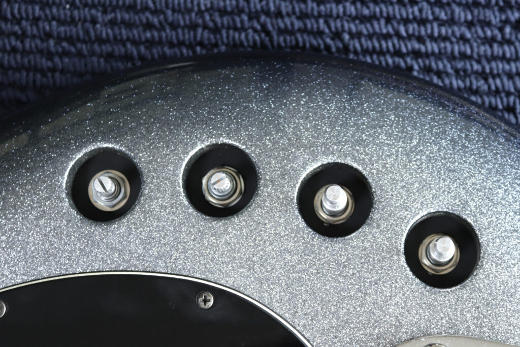 Musicman BONGO6　ミュージックマン　ボンゴ６弦ベース　プリアンプ交換