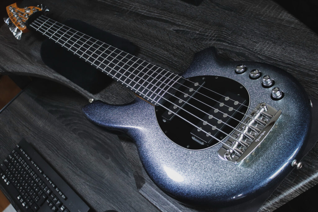 Musicman BONGO6　ミュージックマン　ボンゴ６弦ベース　プリアンプ交換　Tone Capsule Darkglass Electronics
