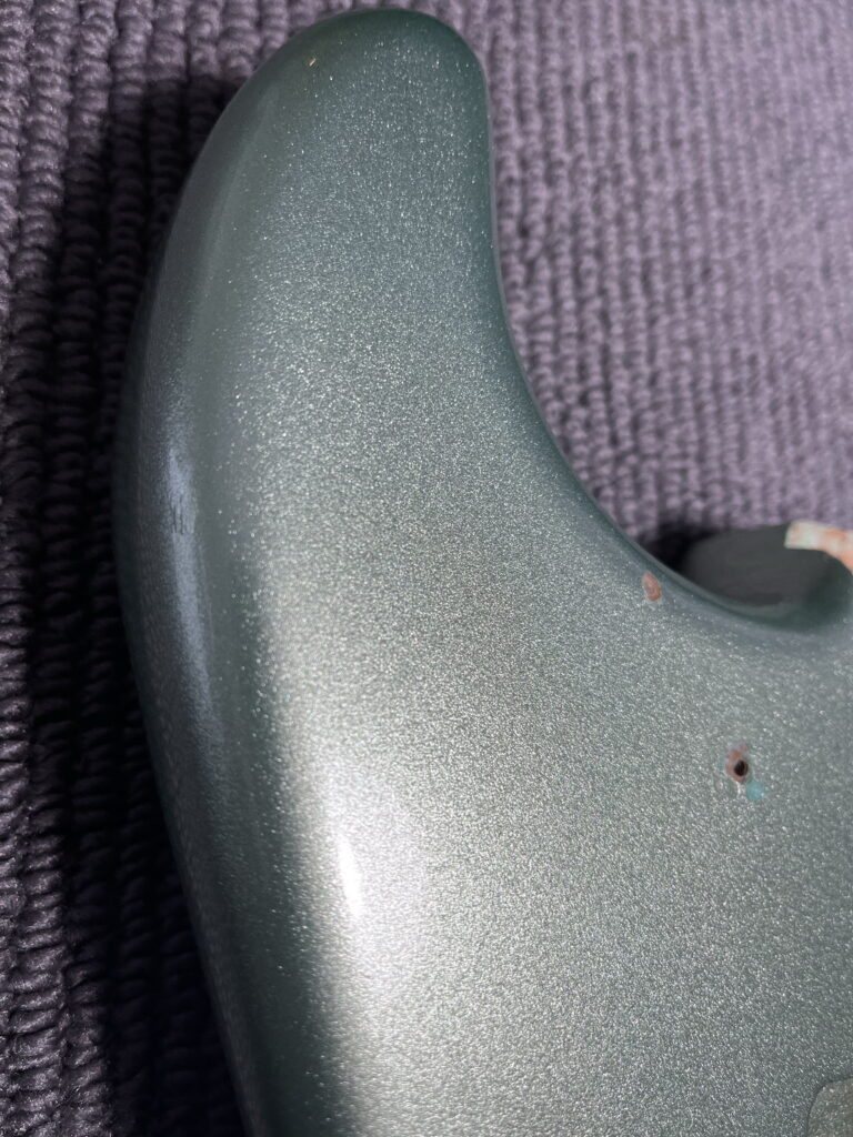 フェンダー　ギター　組み込み
