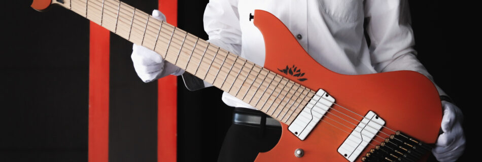 左利き用8弦ヘッドレスギター　レフティ