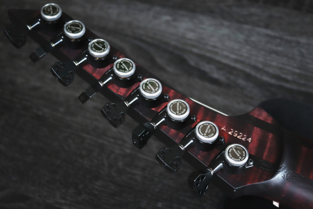 OD Guitars Asteria 8string ベッド裏 ペグ チューナー