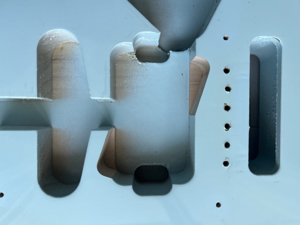 エレキギター　ピックアップザグリ拡張