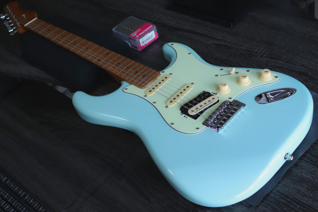 エレキギター　ストラトキャスター　スラントピックアップ搭載