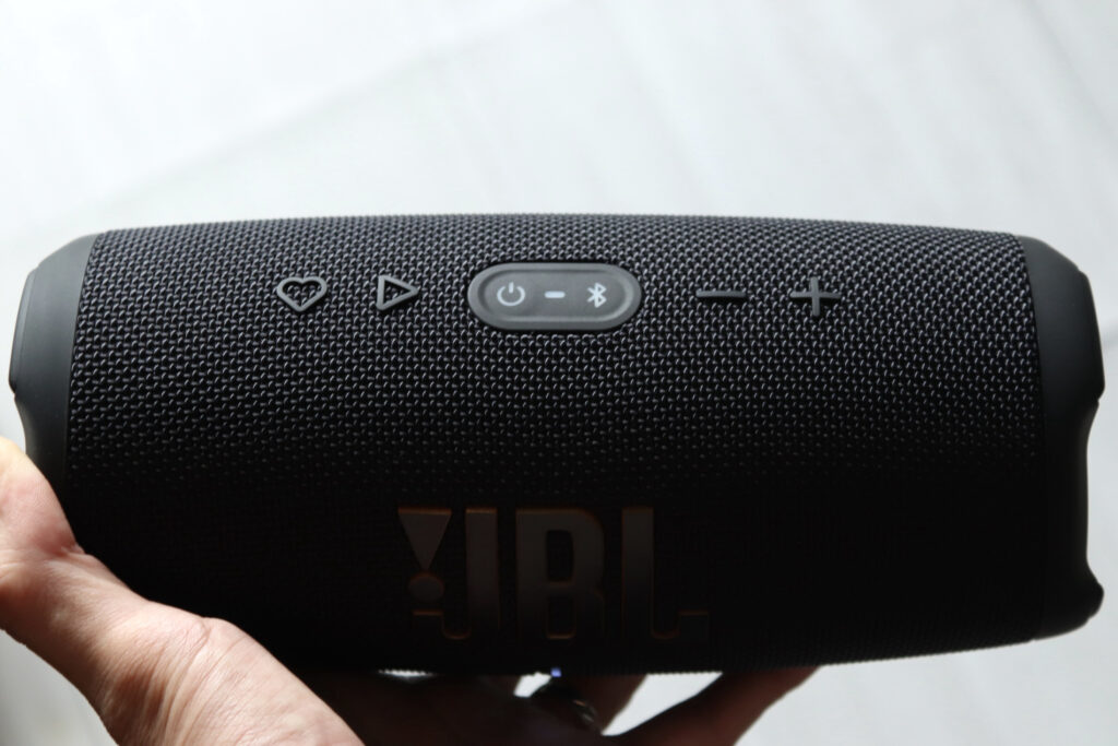 JBL CHARGE5 Wi－Fi Bluetoothポータブル持ち運びspeaker　レビュー　おすす　音質