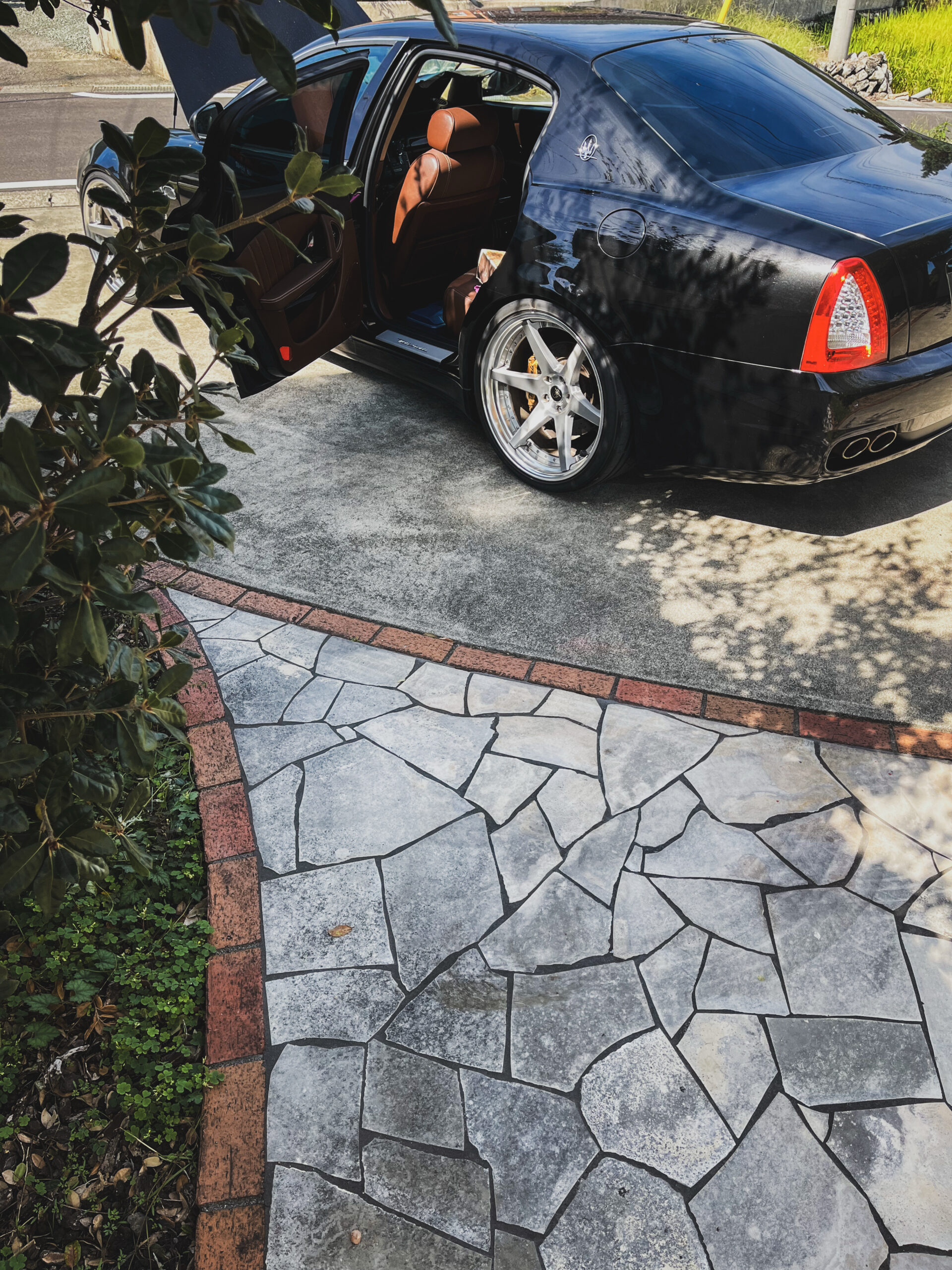 オイル・フィルター（エレメント）の交換をする。