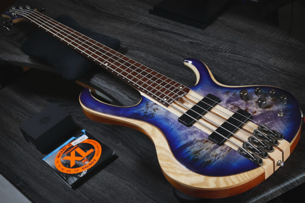 BTB845-CBL SPOTモデル　5弦ベース