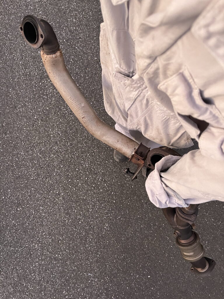 アルファロメオ156 フロントパイプ マフラー取り外し