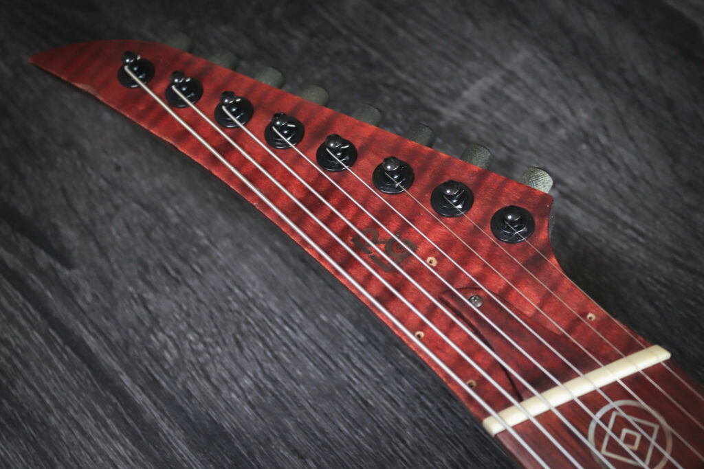 リバースヘッド　８弦　Red Layer Guitars Juggernaut Samurai