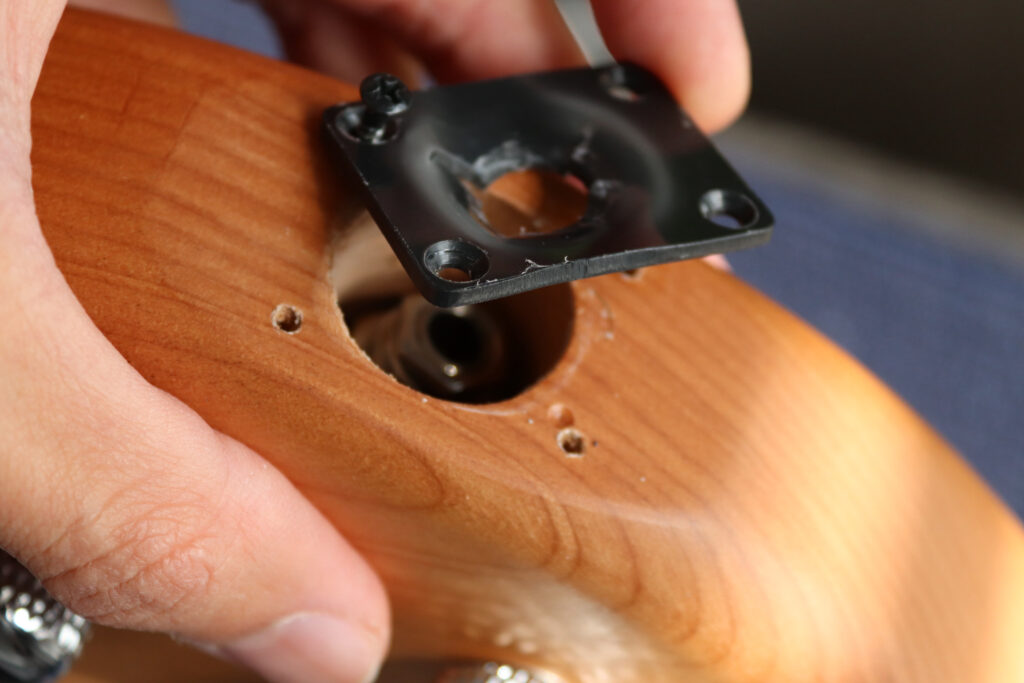 YAMAHA ヤマハ　BB235 YNS 5弦　ジャックプレート取り外し