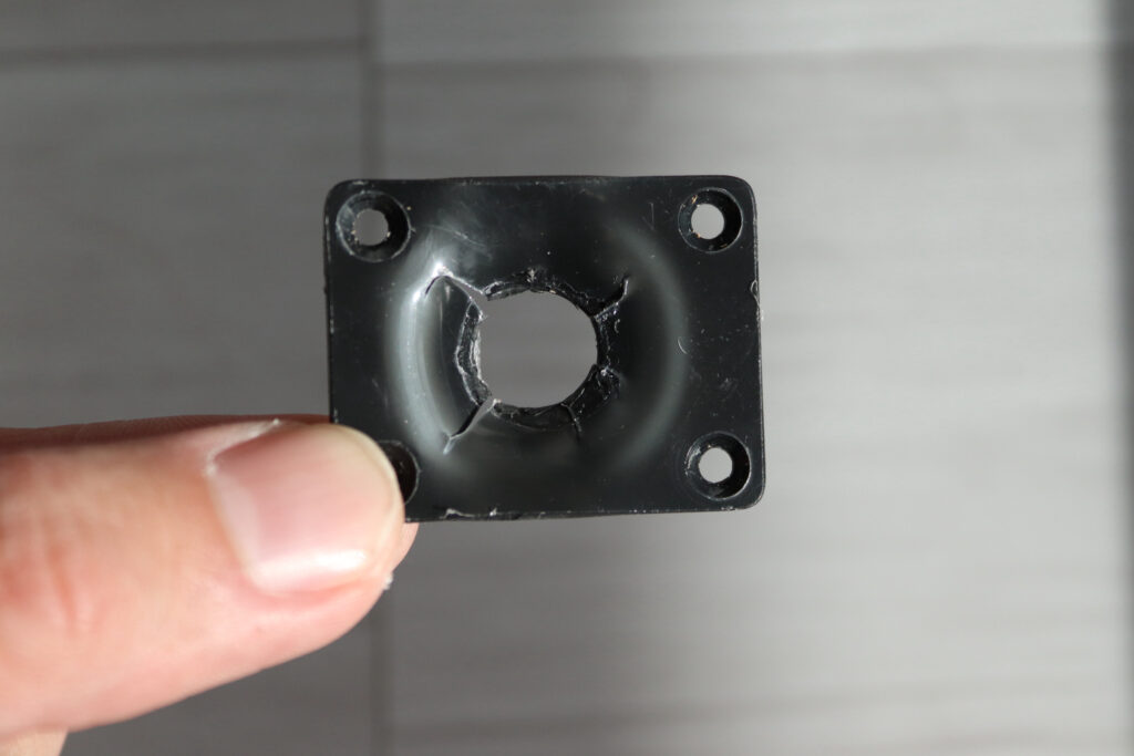 YAMAHA ヤマハ　BB235 YNS 5弦　ジャックプレート交換