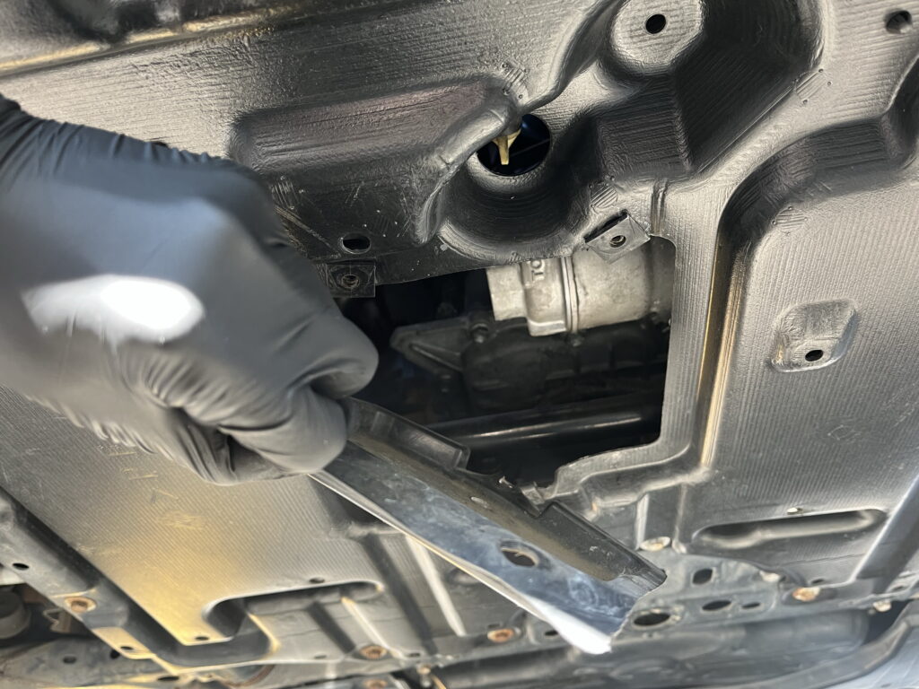 GRX120 トヨタマークX フィルターエレメント 位置 どこにあるのか