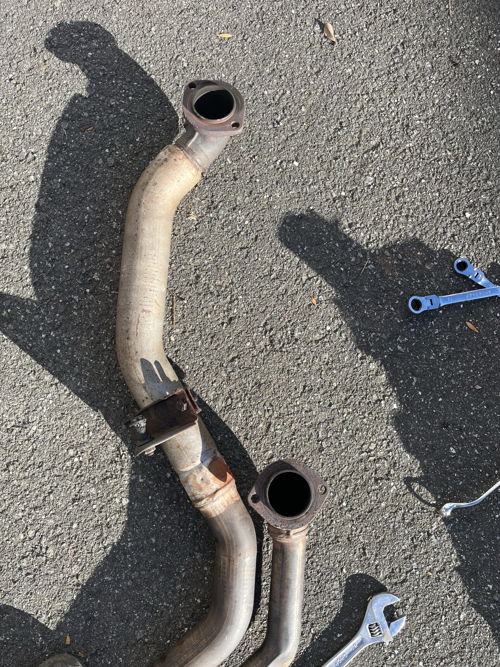 アルファロメオ156のマフラーを自分で修理する。