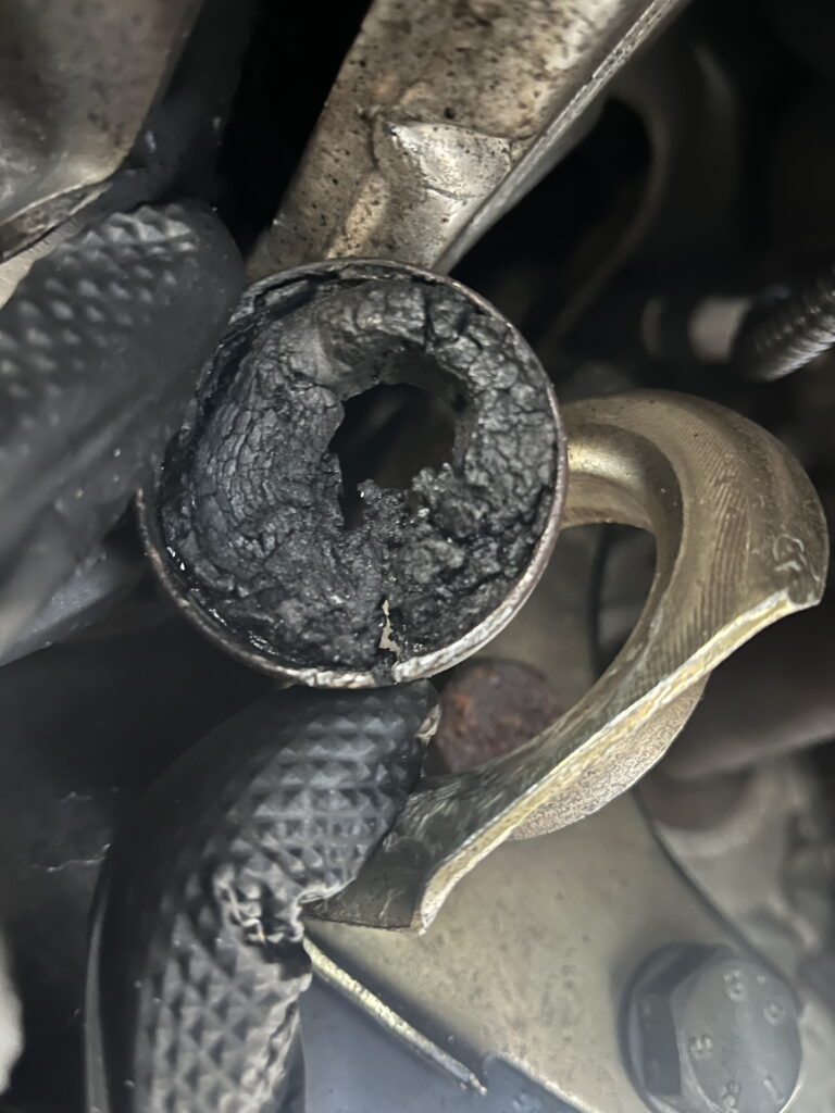 アルファロメオ156 マフラーハンガーブッシュ劣化