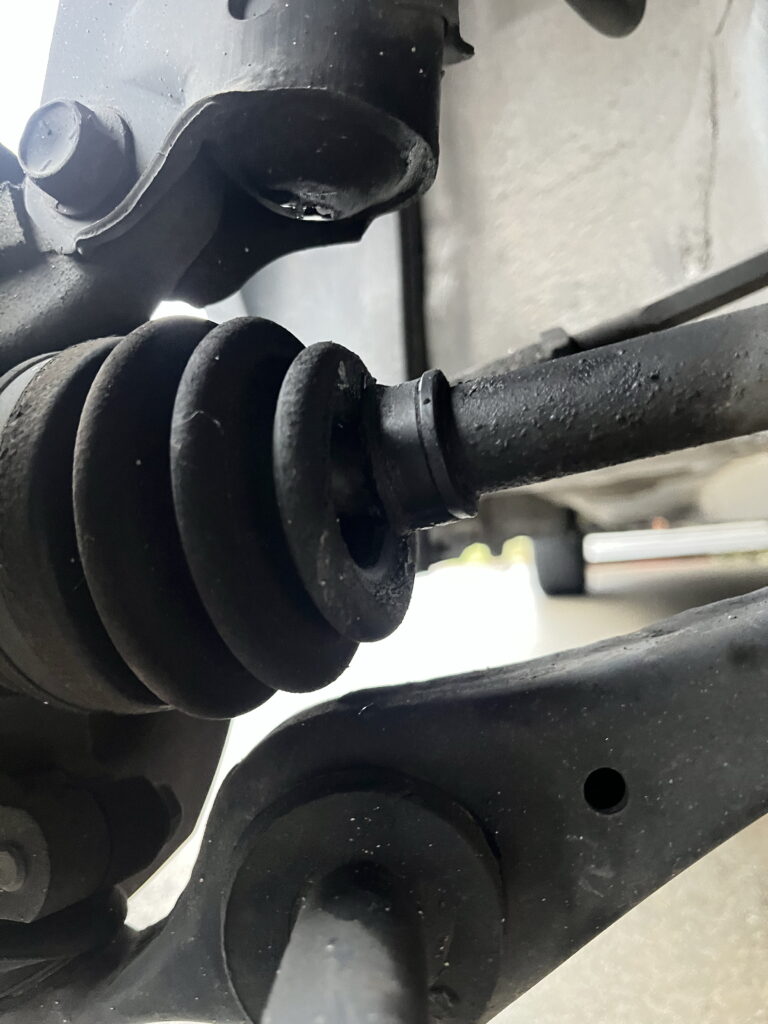 アルトラパンHE21S ドライブシャフトブーツ破け　アウター側