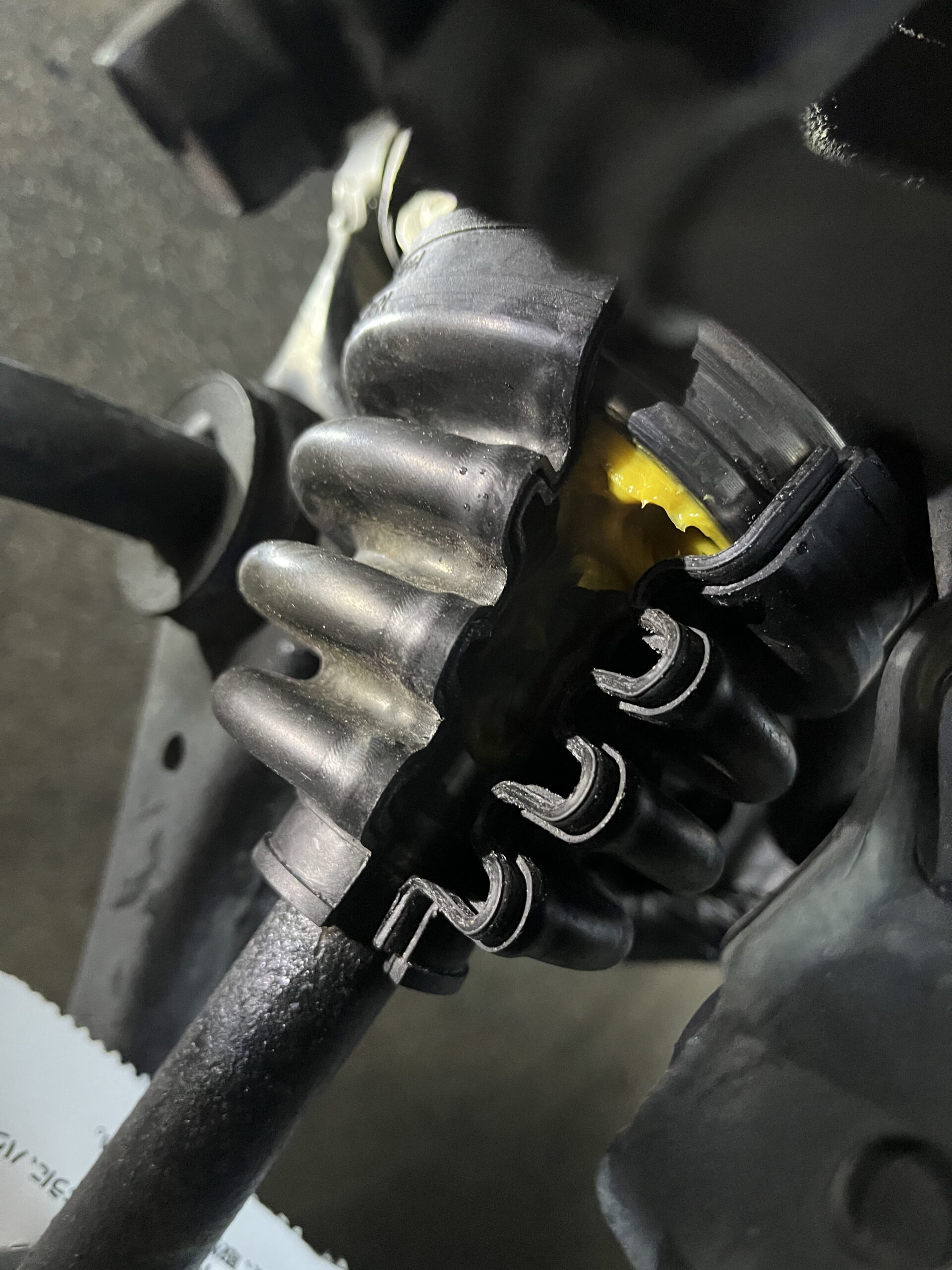 分割式ドライブシャフトブーツを使ってみる。スズキアルトラパン。