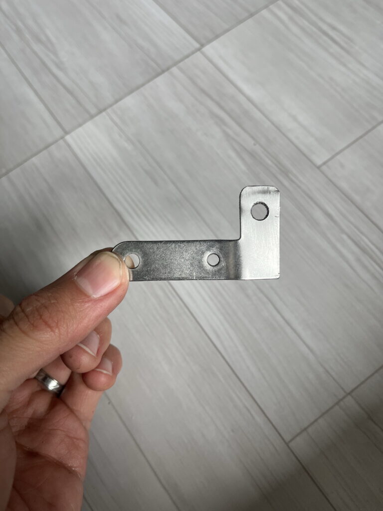 アルファロメオ156 V6 エキマニ下　遮熱板　異音原因　補強