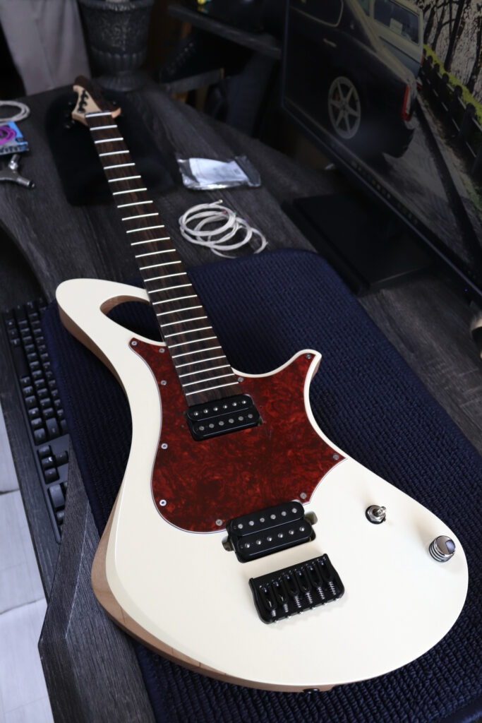 バリトンギター　弦ゲージ変更　30インチスケール