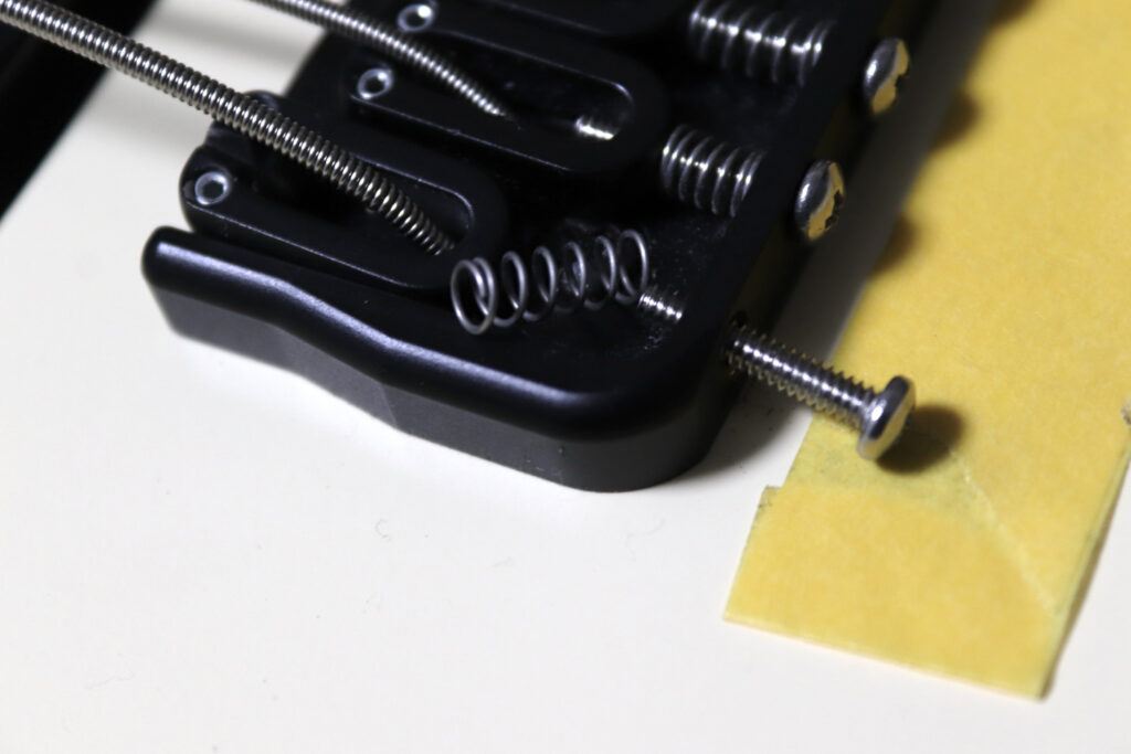 オクターブチューニングが合わない　ギター　ブリッジ加工