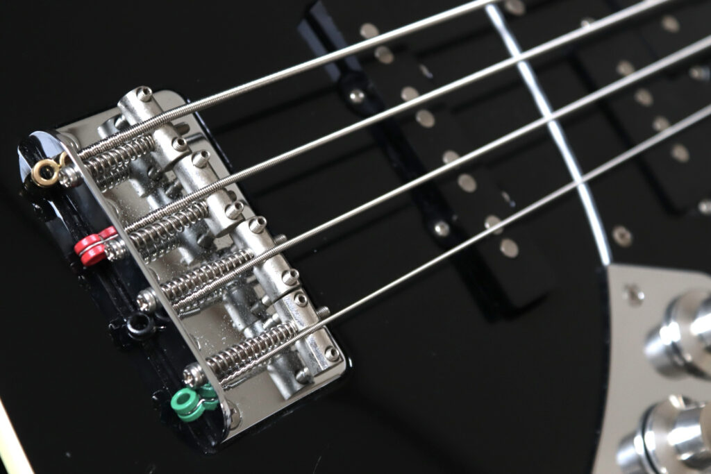 エレキベース　ブリッジ　ドロップCチューニング