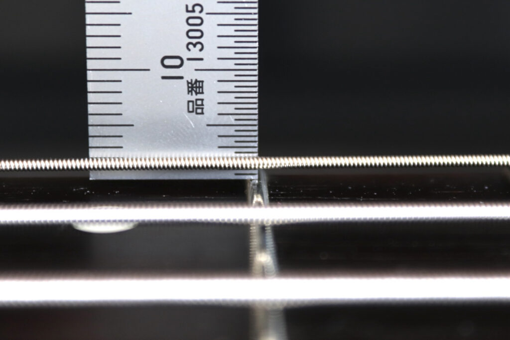 エレキベース　ドロップC 弦高　１弦