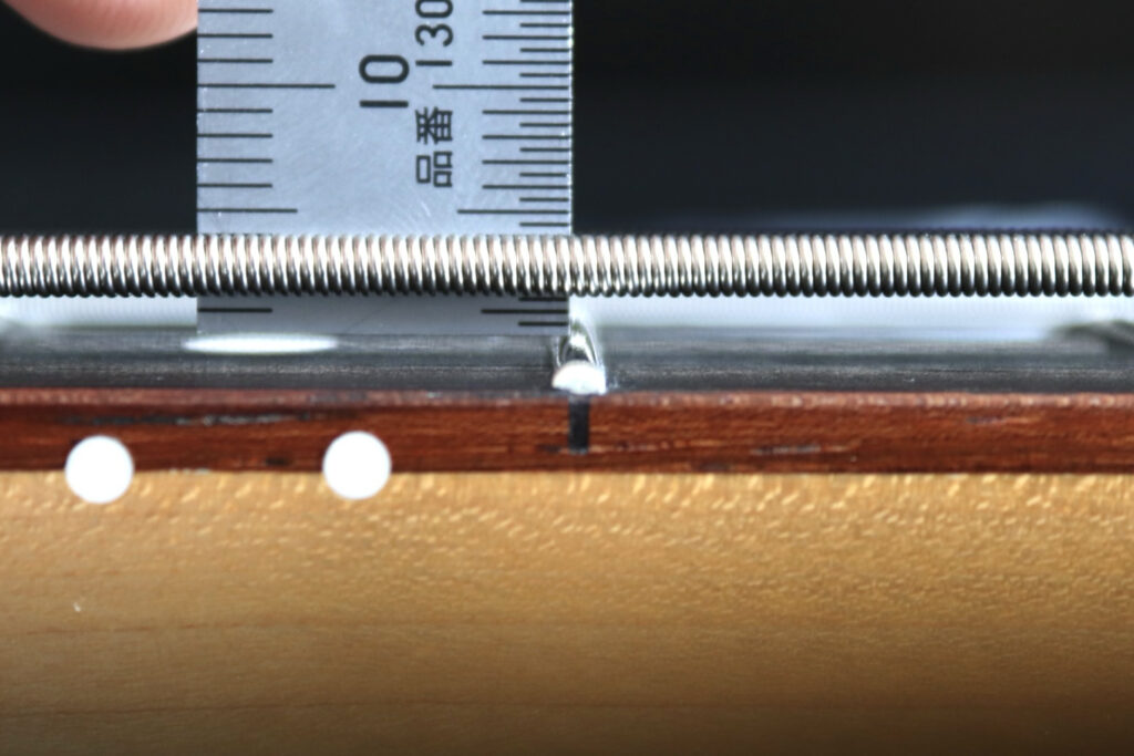 エレキベース　ドロップC 弦高　４弦