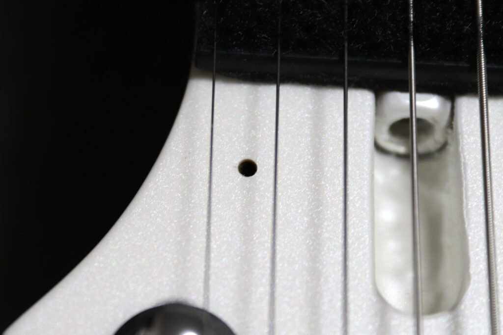 ギター　穴あけ