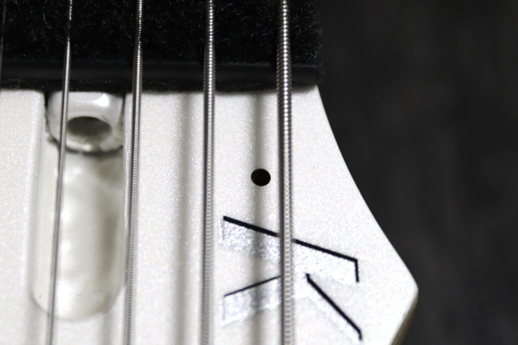 ギター　穴あけ　ヘッド