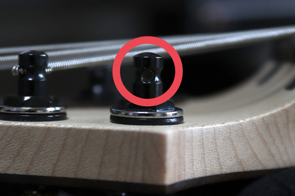 ギター　弦の太さ　ゲージ変更　太い弦が入らない　ペグ加工　ペグポスト　ペグ穴