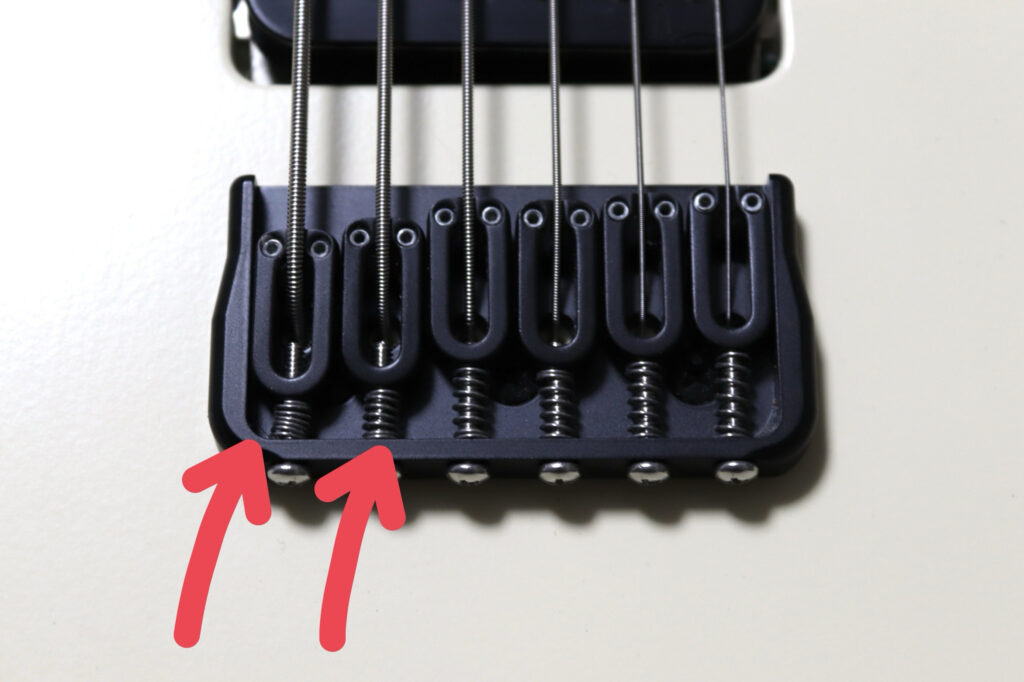 ギター　オクターブチューニング　スプリング　ブリッジ加工