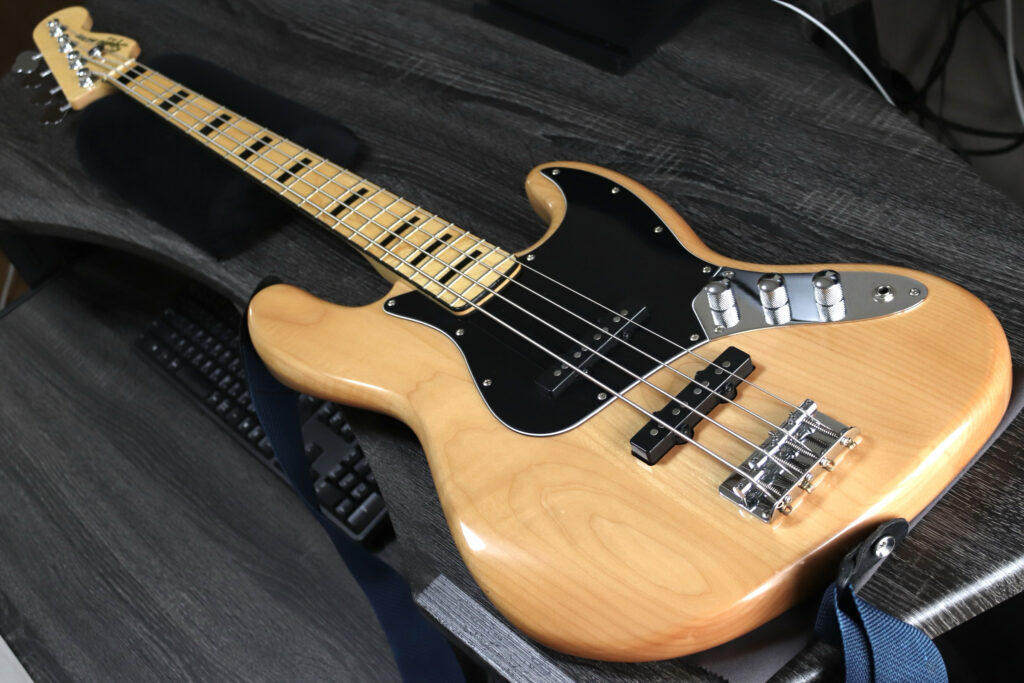 Squier by Fender Classic Vibe '70s Jazz Bass