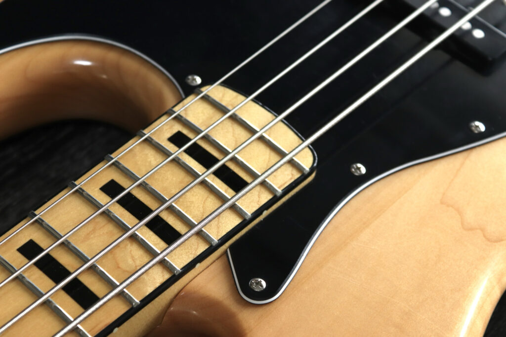 ブロックインレイ　メイプル指板