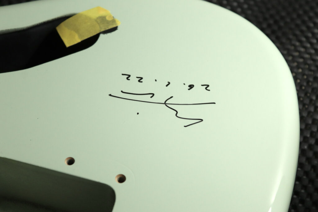 羊文学 直筆サイン ギターボーカル 塩塚モエカ シグネイチャーギター Moeka Shiotsuka Jaguar® moni