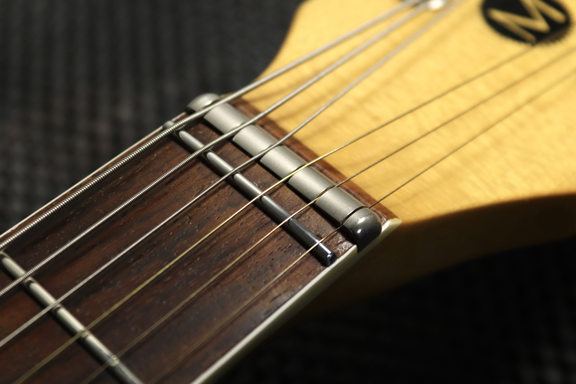 0フレットのメリットとデメリット。黒雲製モズライト(Mosrite)のゼロフレットをステンレス製に交換。