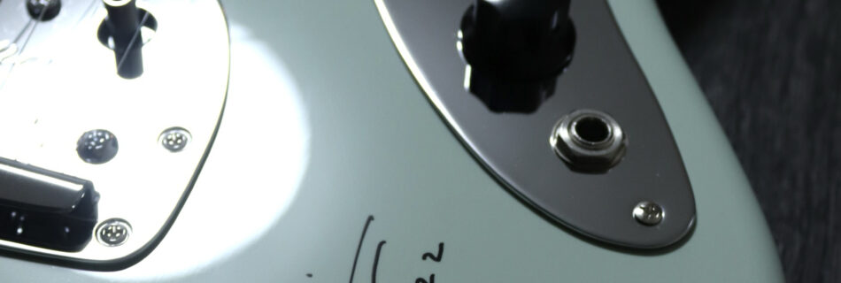 羊文学　直筆サイン　ギターボーカル　塩塚モエカ　シグネイチャーギター　Moeka Shiotsuka Jaguar® moni