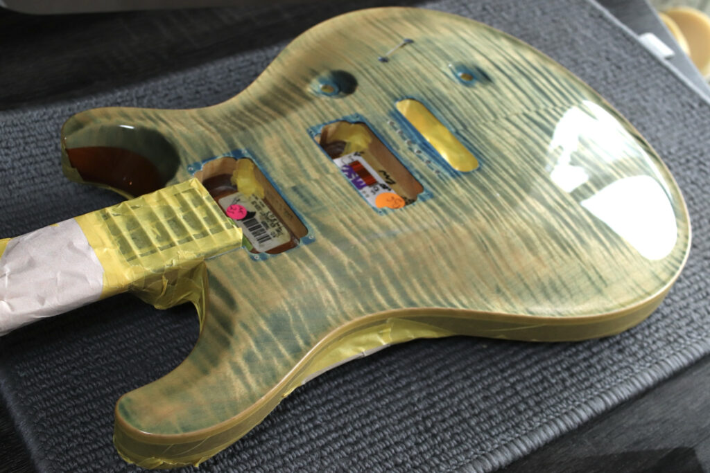 エレキギター　塗装　色味　変色　色落ち　褪色