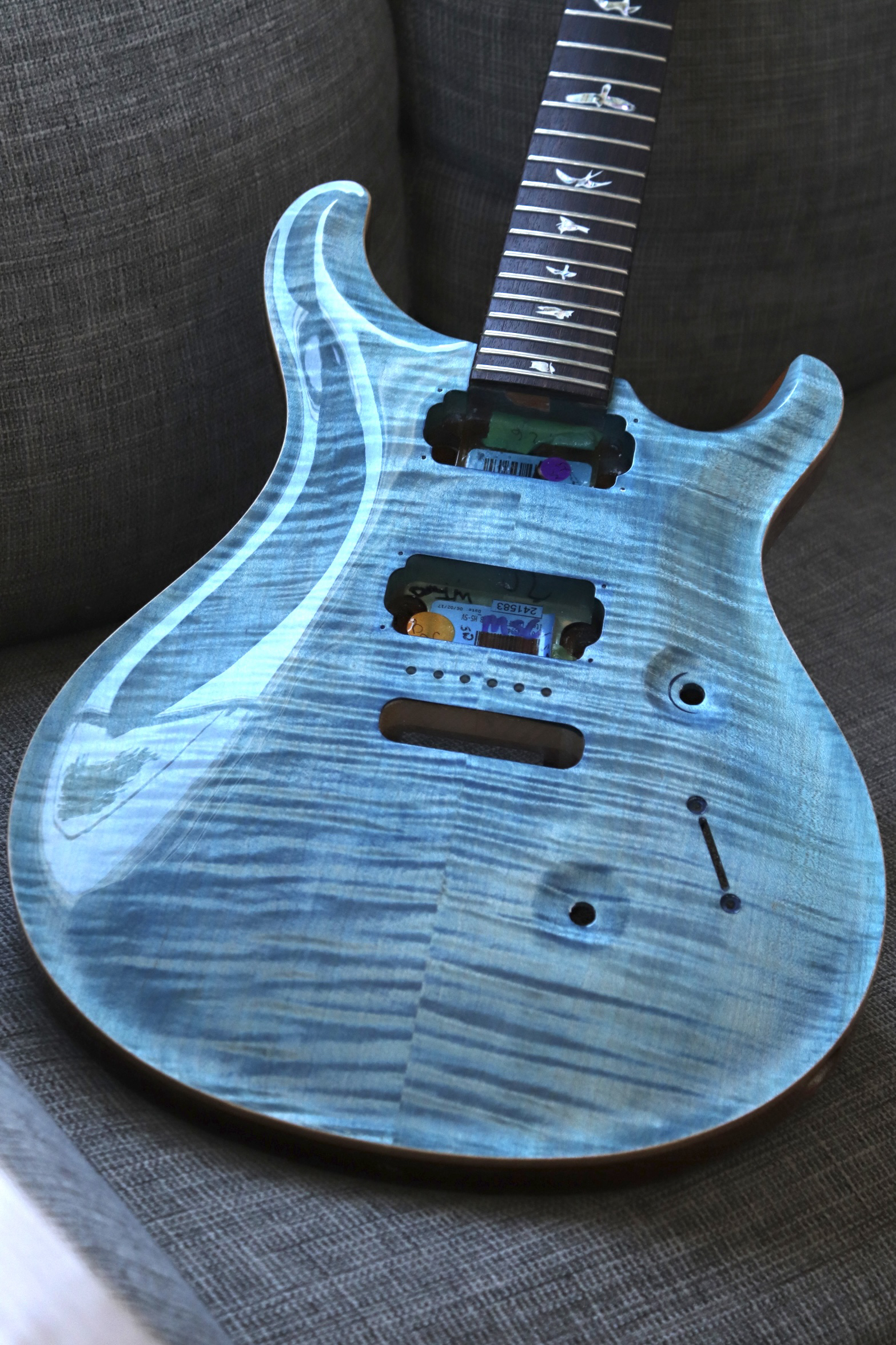 ギター　再塗装　艶あり　PRS　組み込み前