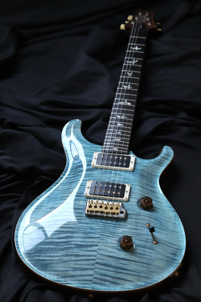 エレキギター　リフィニッシュ　再塗装　艶あり　PRS　組み込み