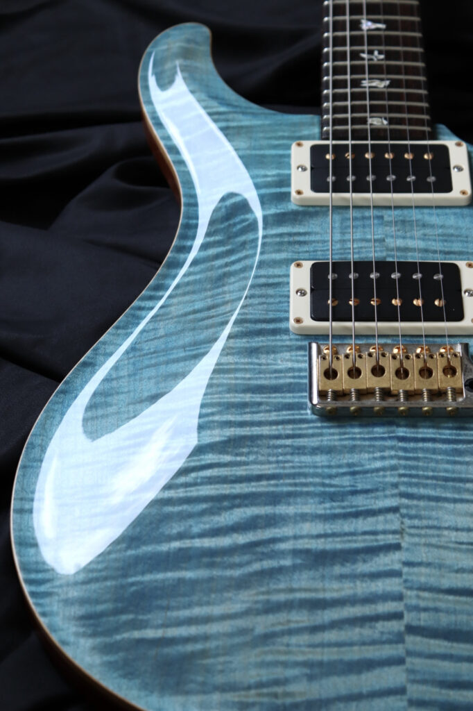 ギター　塗装やりなおし　光沢　グロスフィニッシュ