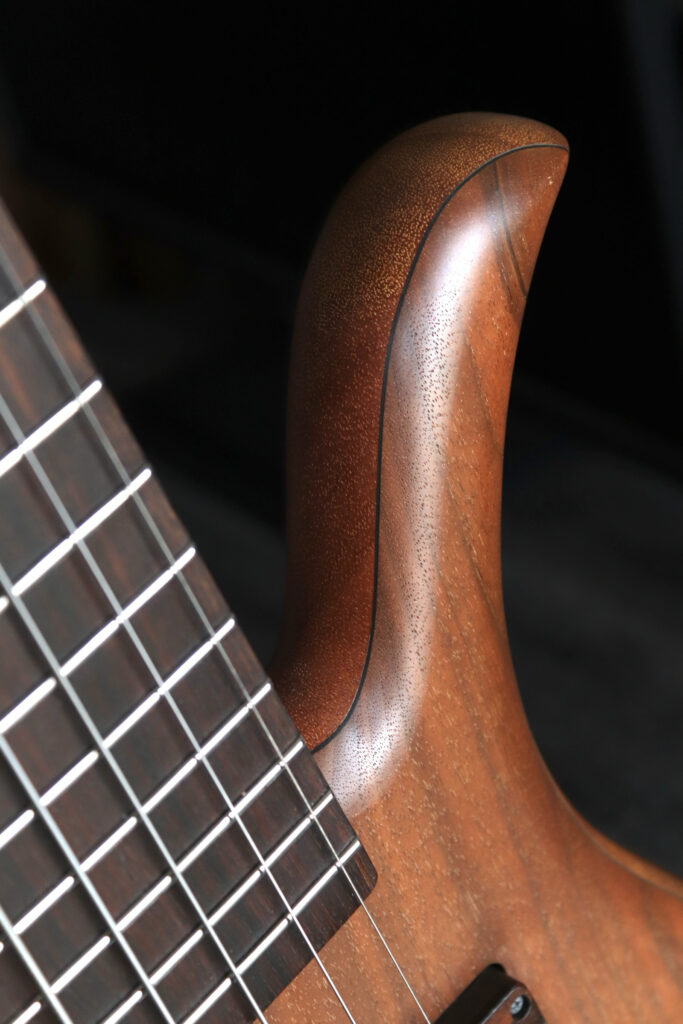 ベース　ハイフレット　削る　カッタウェイ加工