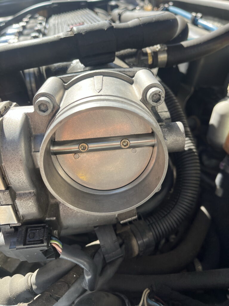 スロットルバルブ　スロットルボディー清掃後　アルファロメオ156