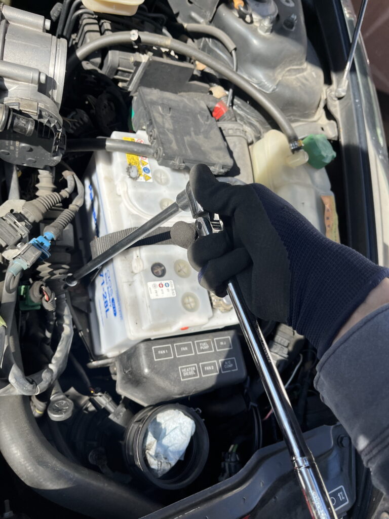 13ミリソケット　エクステンションバー300ｍｍ　必要工具　バッテリーバンド外し方　アルファロメオ156