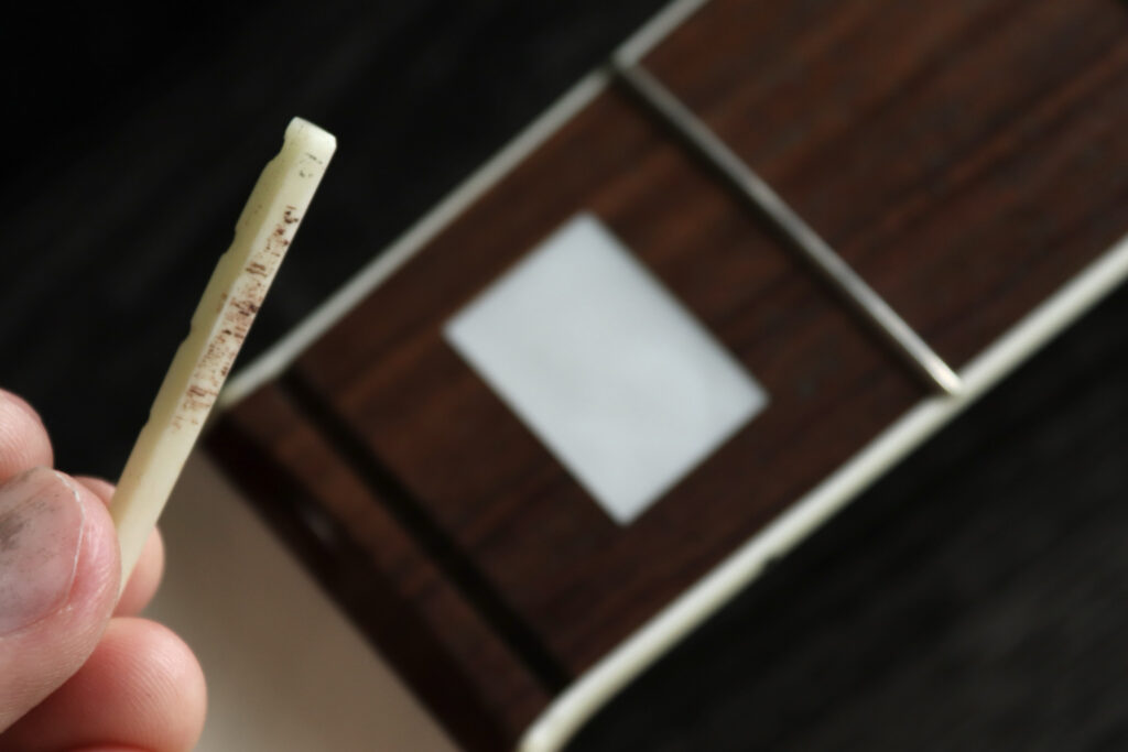 ６弦ベース　ハイF仕様　ナット交換　調整　High Fチューニング　アトリエZ ATELIERZ