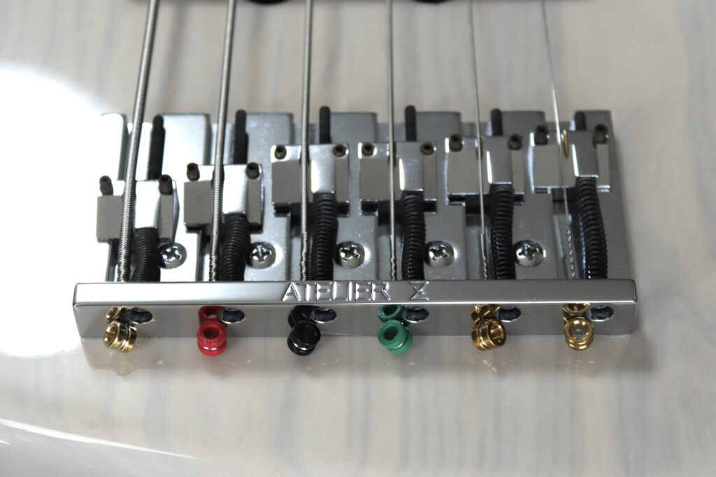オクターブ調整　６弦ベース　ハイF仕様　ナット交換　調整　High Fチューニング　アトリエZ ATELIERZ