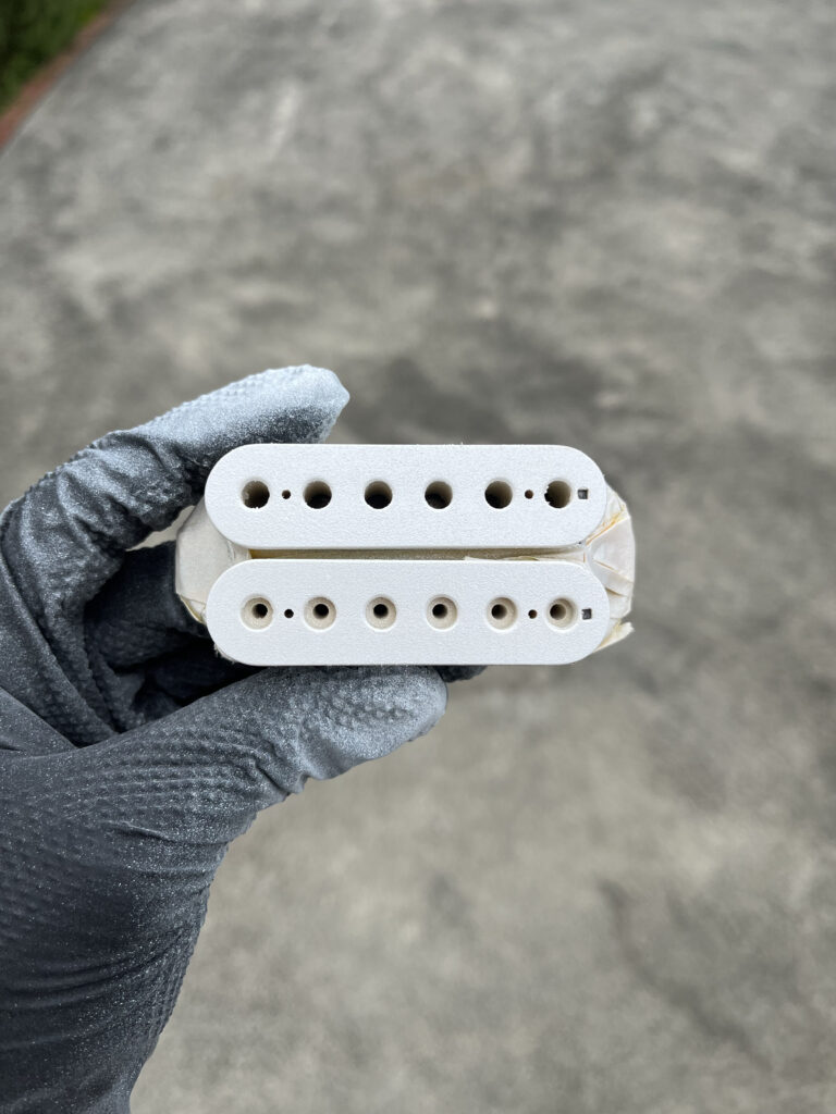 ピックアップの色 ハムバッカー塗装 Freedom Custom Guitar Research hybrid humbacker