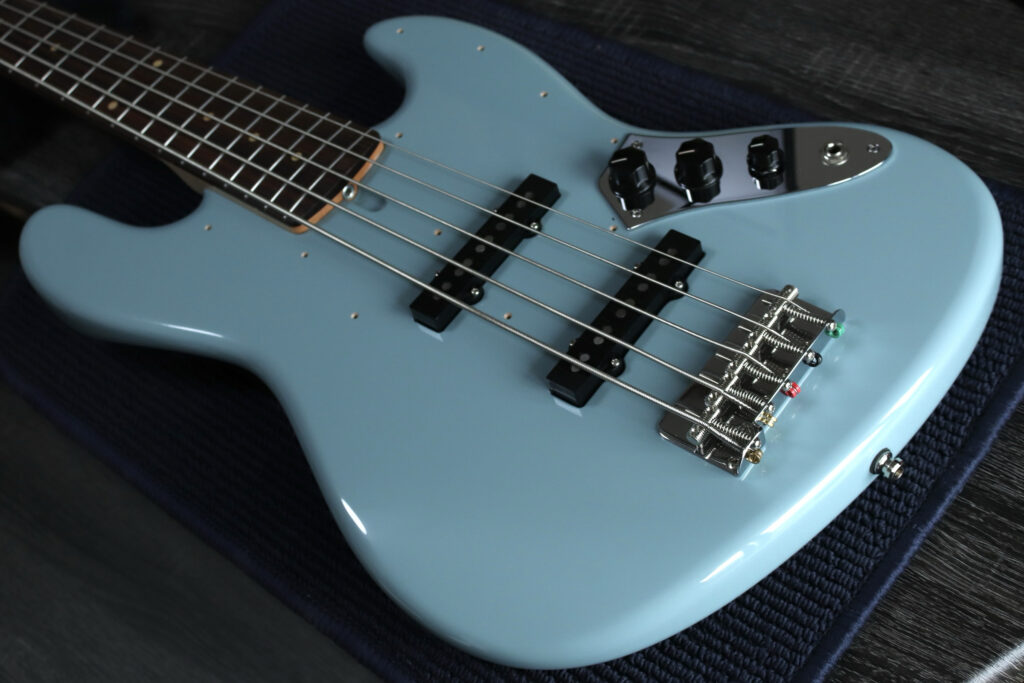 レコードピックガード　Freedom Custom Guitar Research Retro Series JB 5strings フリーダム　ベース　国産　日本　ソニックブルー