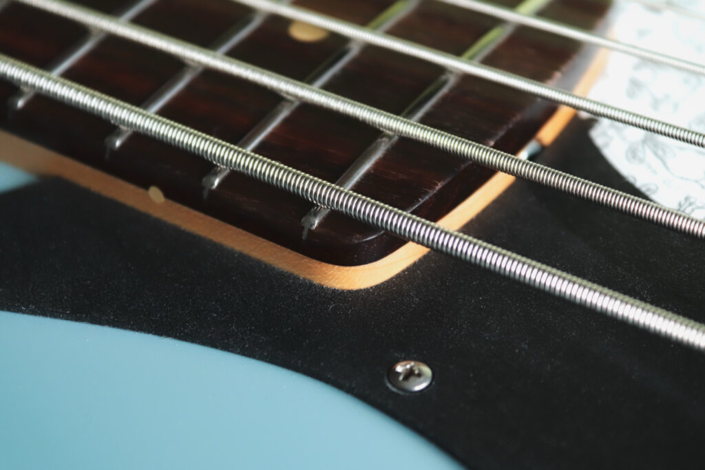 レコードピックガード　Freedom Custom Guitar Research Retro Series JB 5strings フリーダム　ベース　国産　日本　ソニックブルー