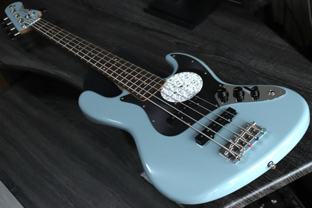 レコードピックガード　Freedom Custom Guitar Research Retro Series JB 5strings フリーダム　ベース　国産　日本　ソニックブルー