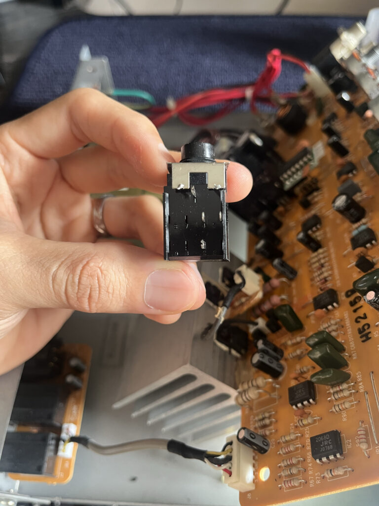 山梨県 アンプ修理 Hartke A35 ジャック故障 ベースアンプ 自宅用 練習用 コンボアンプ